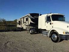 Semi trailer axle