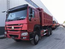 Semi trailer chassis