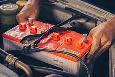 Service Automotive Battery