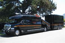 Truck chassis motorhomes